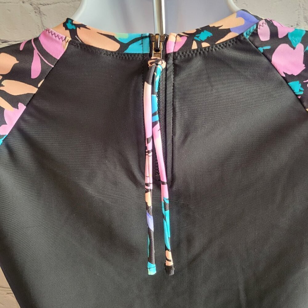 Raisins Salt + Soul Back Zip Rashguard Swim Top - Picture 6 of 6